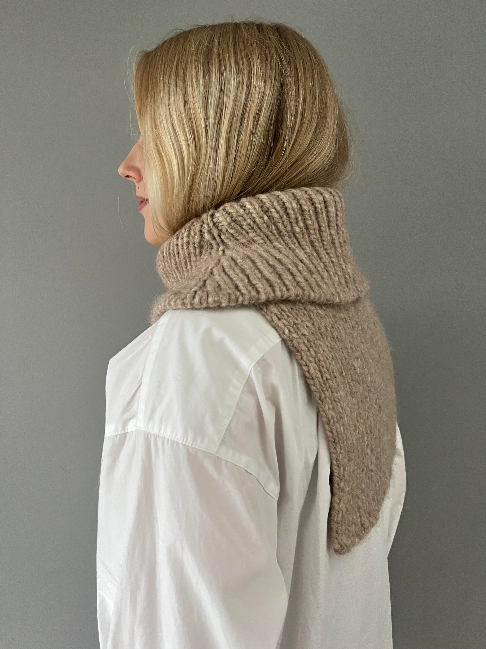 MY SHAPED ROLL NECK